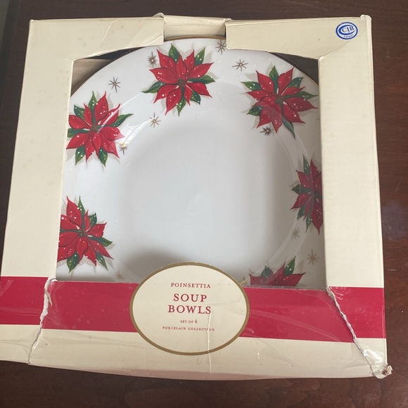 Poinsettia Soup Bowls set of 4 Porcelain Collection - Picture 2 of 5